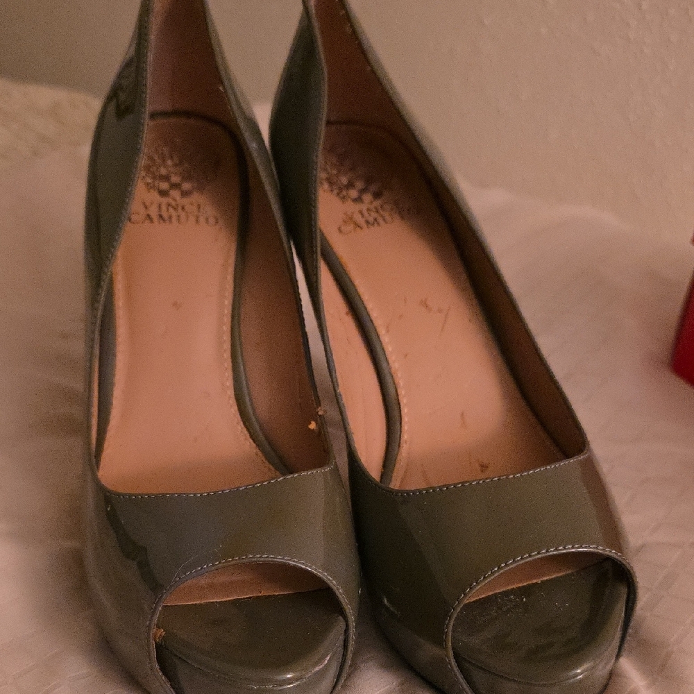 Vince Camuto Green Peep Toe Heels